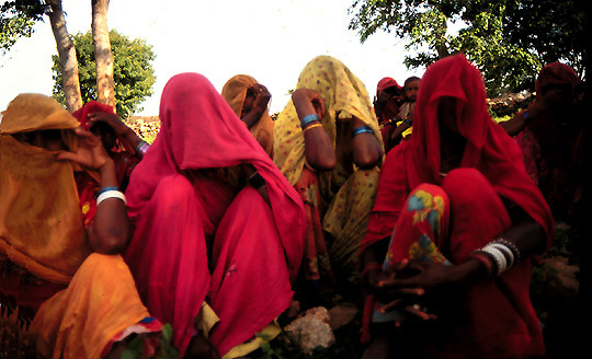 India.udaipur.women.med.jpg