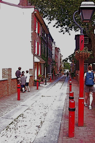 Elfreth's
                alley