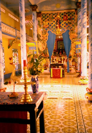 Cao
                  Dai temple